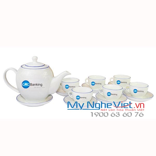 Bộ ấm trà (ấm chén) men trắng viền chỉ xanh dương MNV-BT236-  GRG Banking (HÀNG ĐẶT)