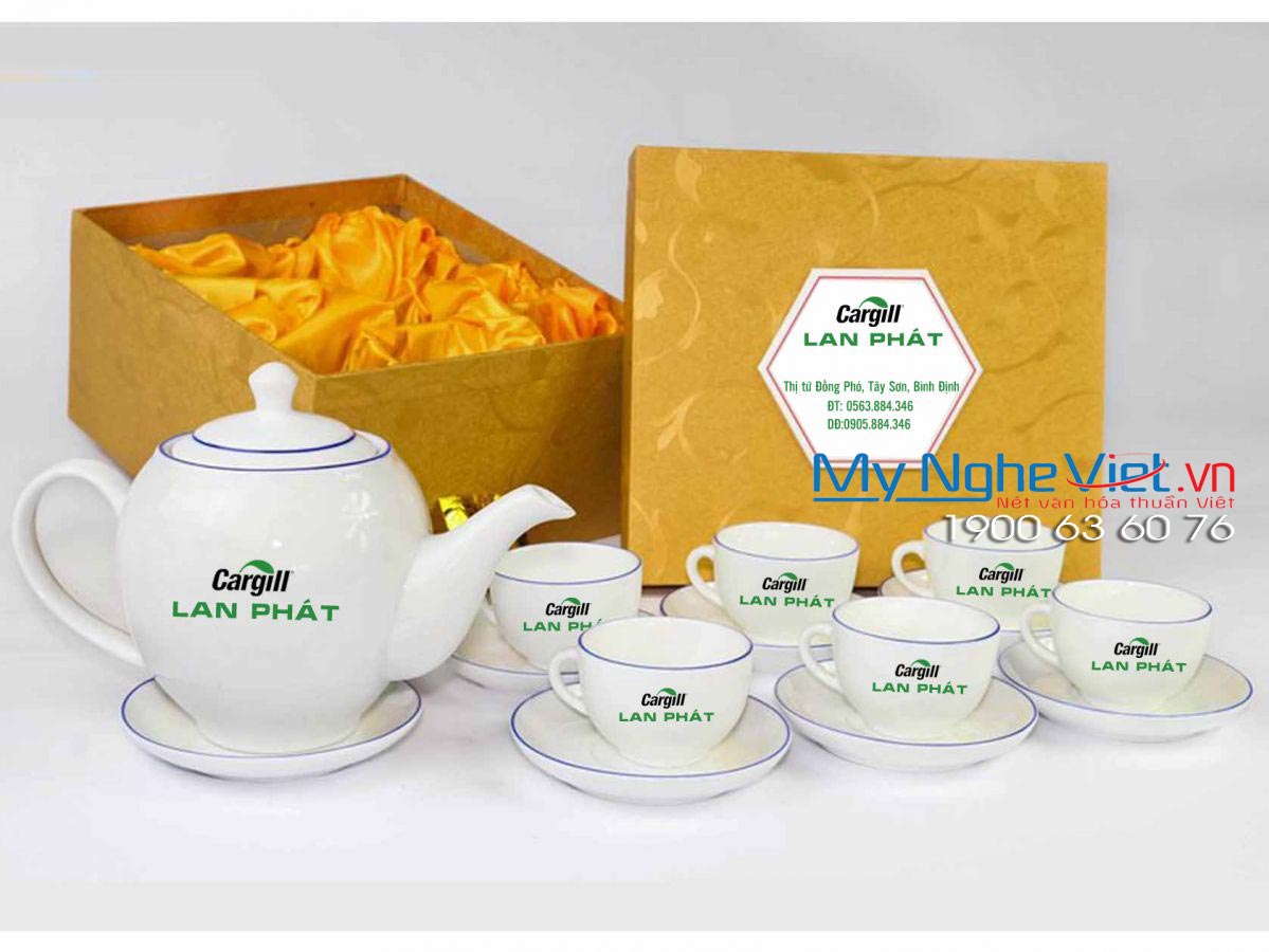 Bộ ấm trà (ấm chén) men trắng viền chỉ xanh dương MNV-BT236- Cargill Lan Phát (HÀNG ĐẶT)