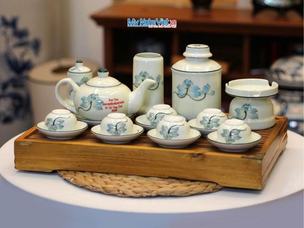 Bộ ấm chén - bình trà men trắng in lời chúc Team chuyển đổi số