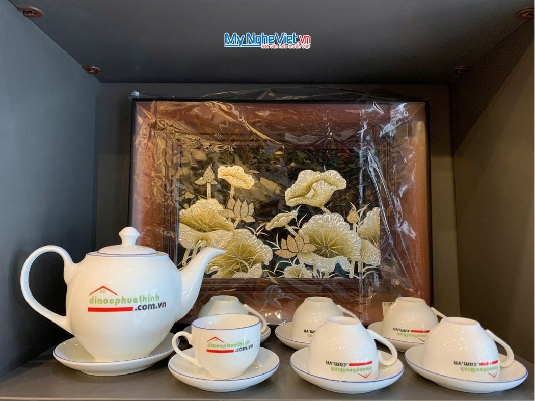 Bộ ấm chén - bình trà men trắng in logo DIAOCPHUCTHINH