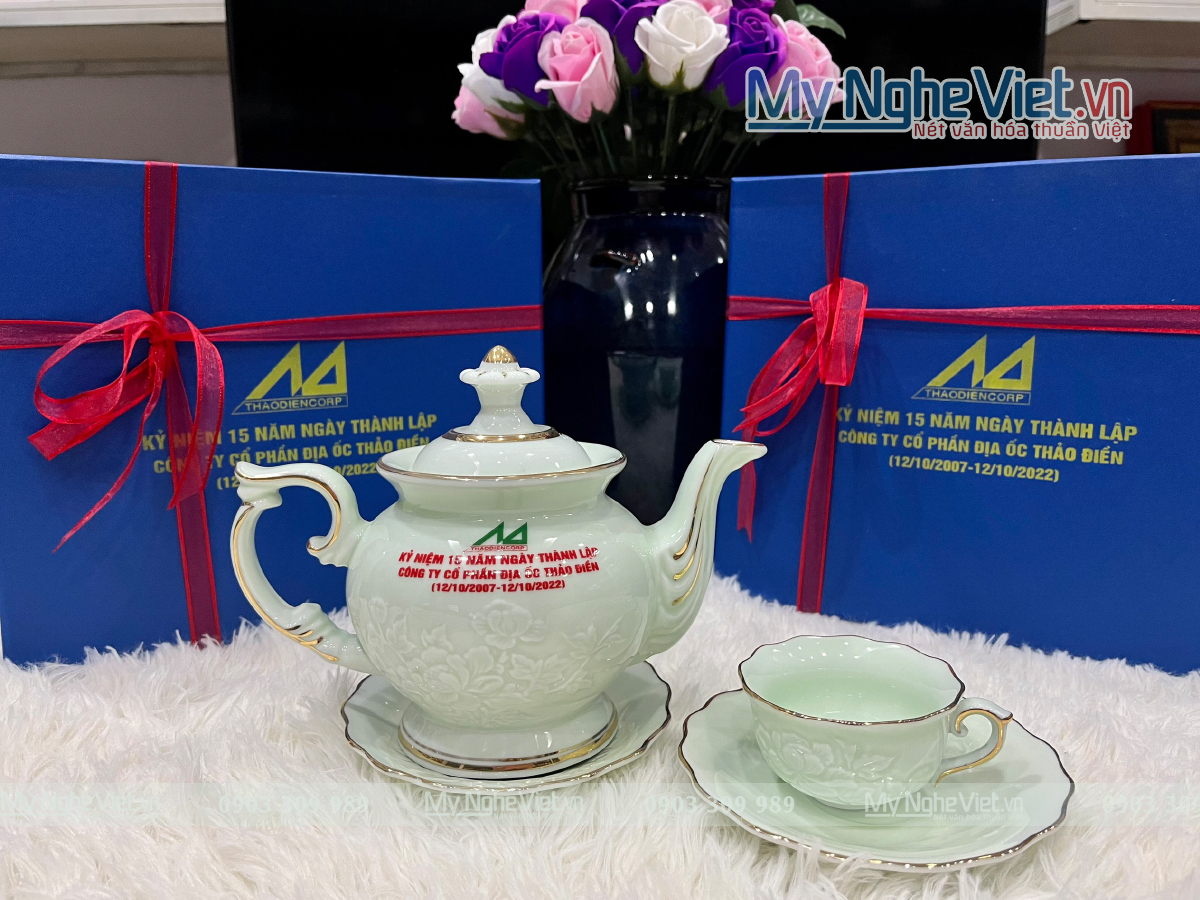 Bình trà trắng ngọc in logo Công ty cổ phần địa ốc Thảo Điền HDBTDOTD1