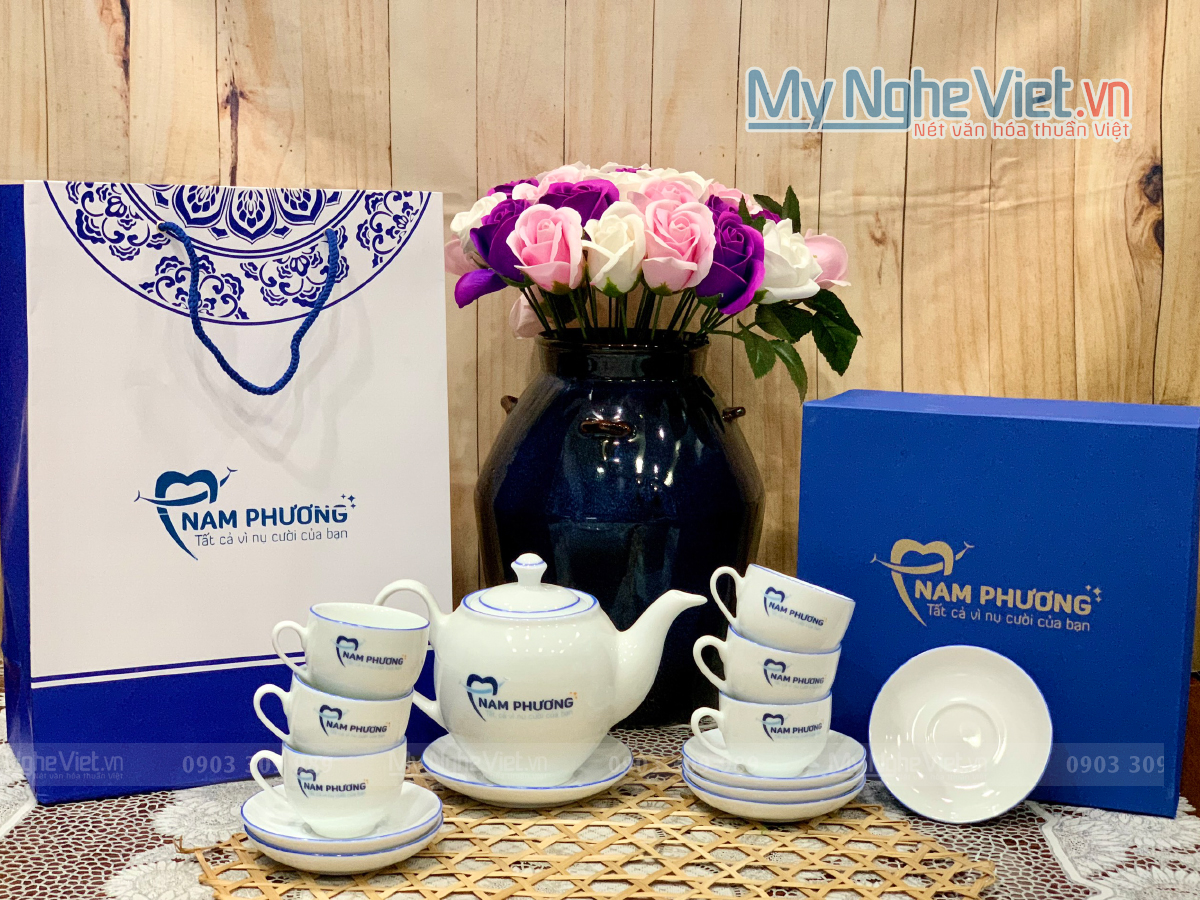 Bộ ấm chén - Bình trà dáng Minh Long chỉ xanh in logo Nam Phương HDNP02