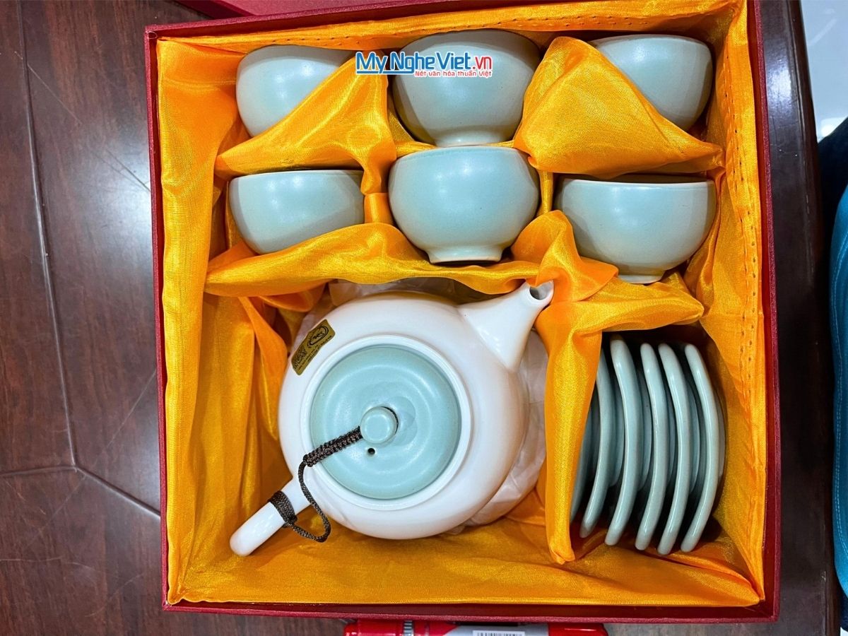Bộ bình trà Bát Tràng cao cấp men mát trắng xanh MNV-HBT0505/1