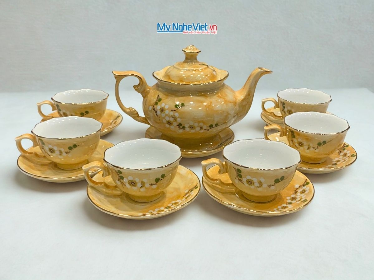 Bộ ấm chén Queen Cao cấp - bình trà vẽ hoa nền vàng