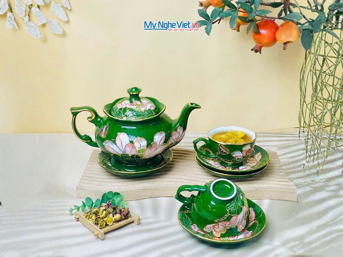 Bộ Bình Trà Queen Xanh Ngọc Vẽ Vàng Kim Họa Tiết Hoa Đắp Nổi Hoa Sen