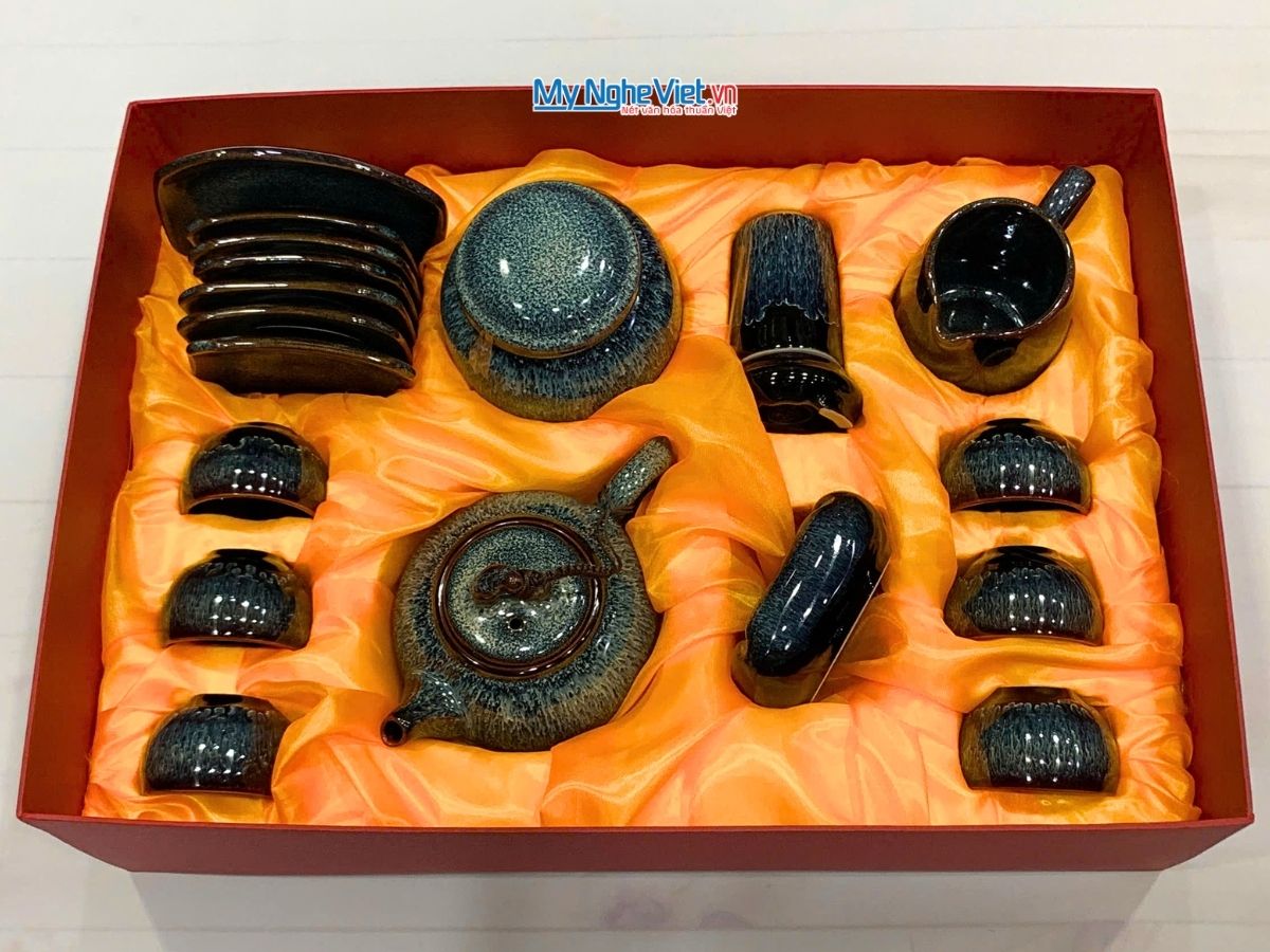 Bộ Bình Trà phụ kiện Hỏa Biến Men Xanh quai Sứ