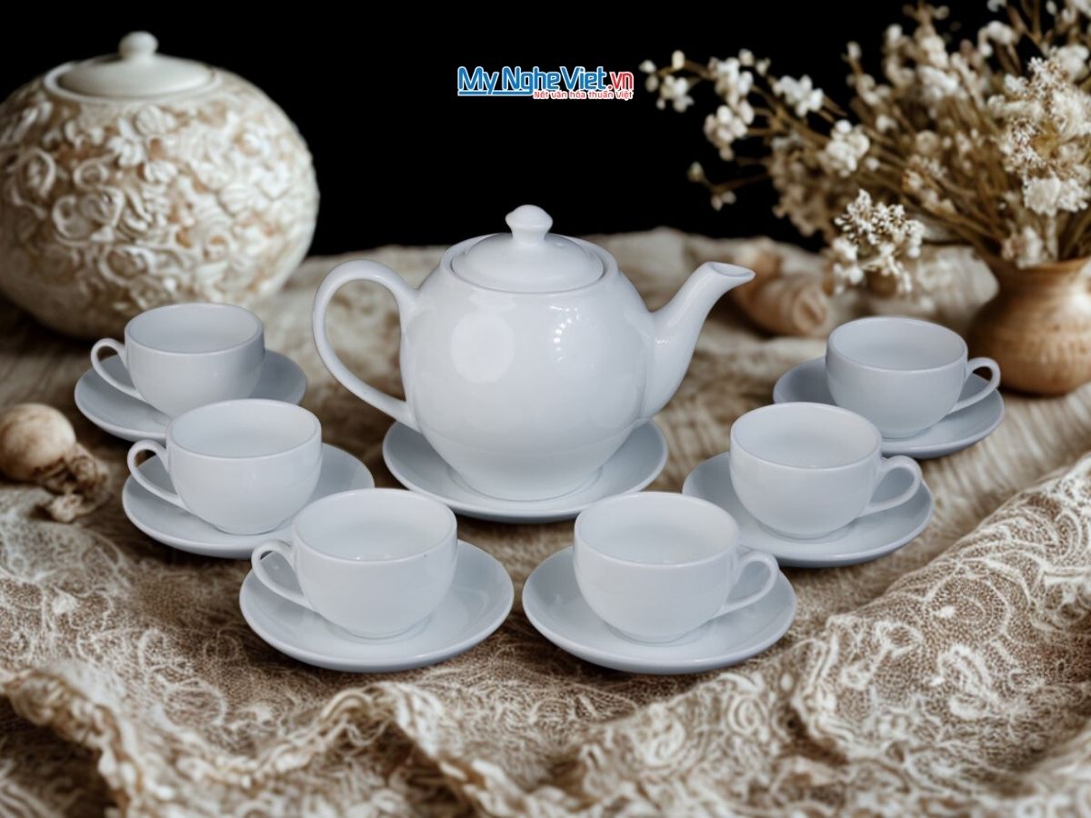 Bộ Bình trà Bát Tràng dáng Minh Long trắng trơn 600ml