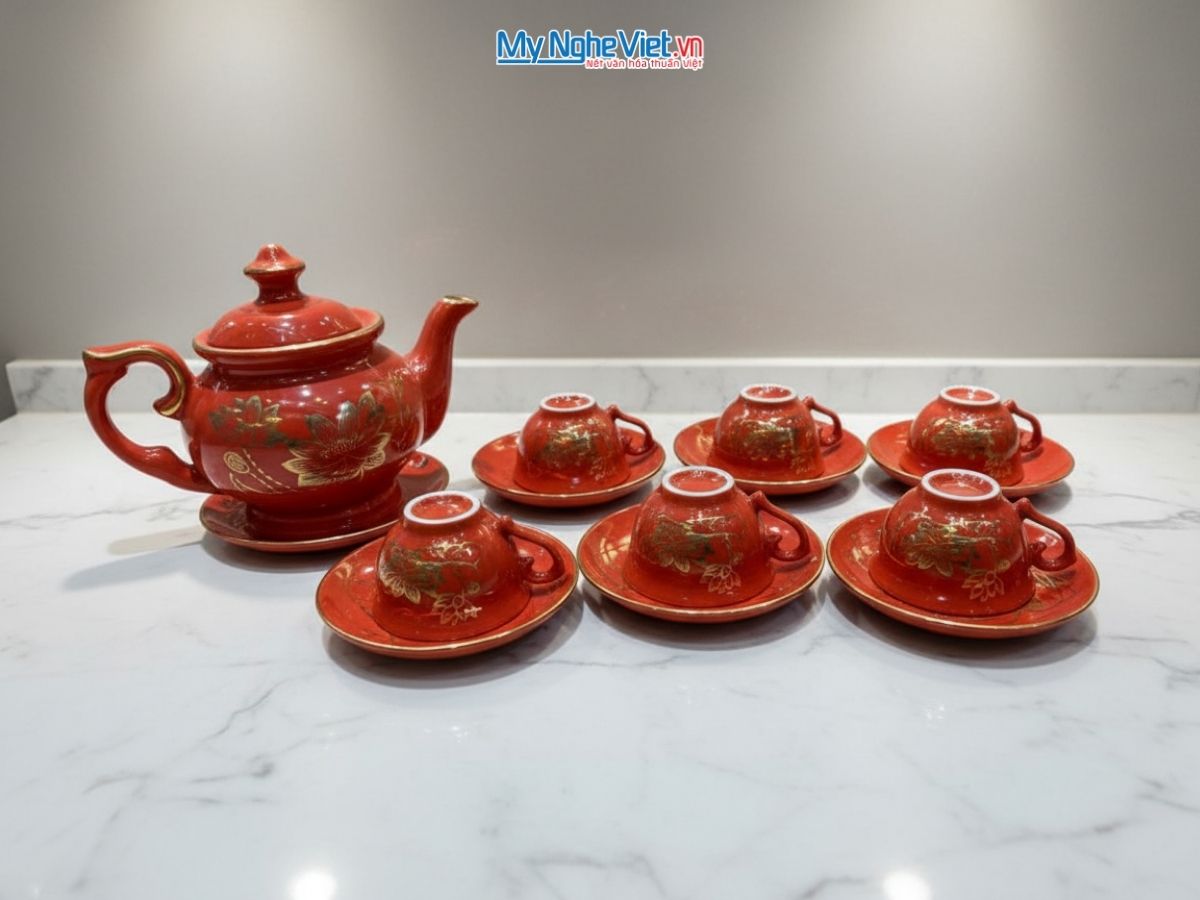 Bộ bình trà dáng cát tường vẽ vàng kim 500ml màu đỏ MNV-TS50