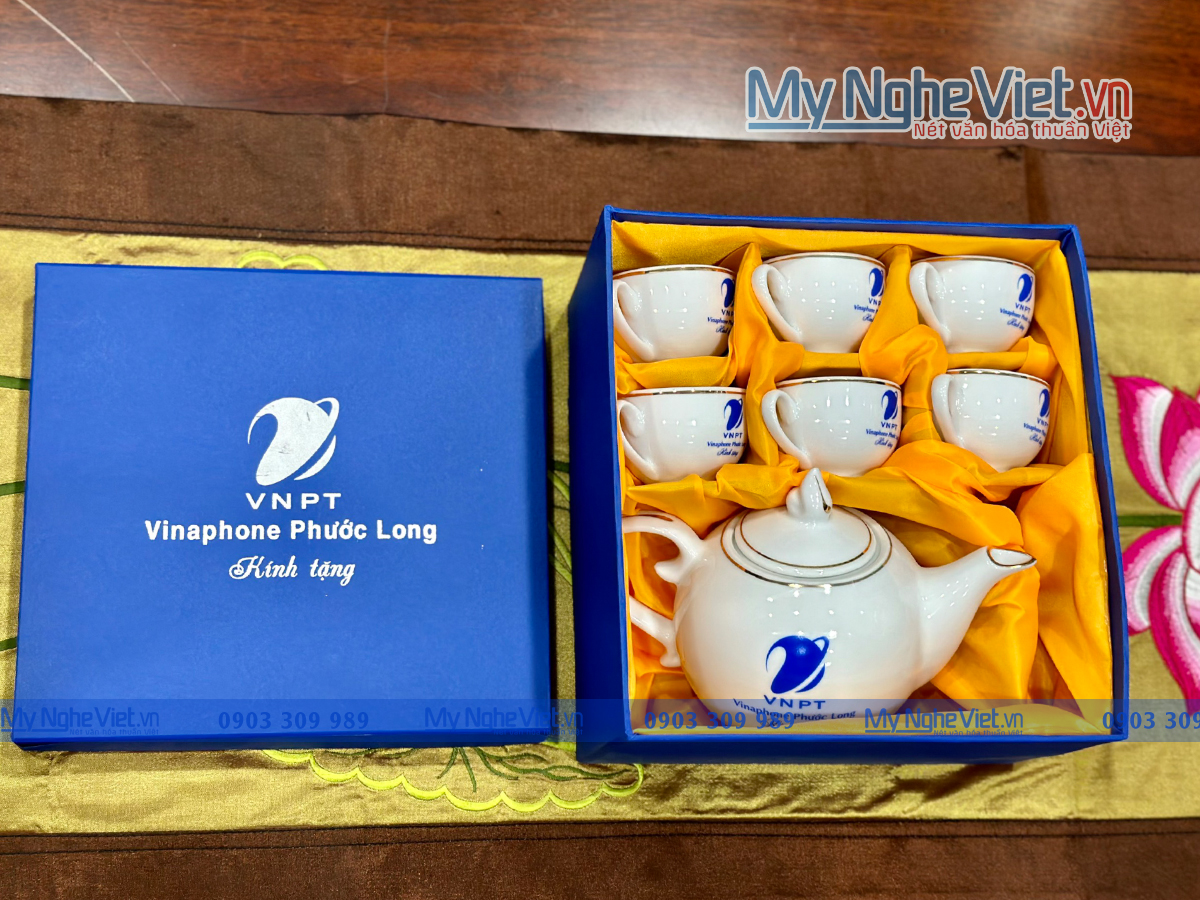 Bộ bình trà ( ấm chén) ngọn đuốc chỉ vàng kim in logo Vinaphone MNV-BT/LG02