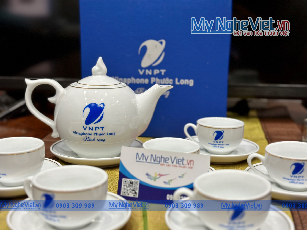 Bộ bình trà ( ấm chén) ngọn đuốc chỉ vàng kim in logo Vinaphone MNV-BT/LG02