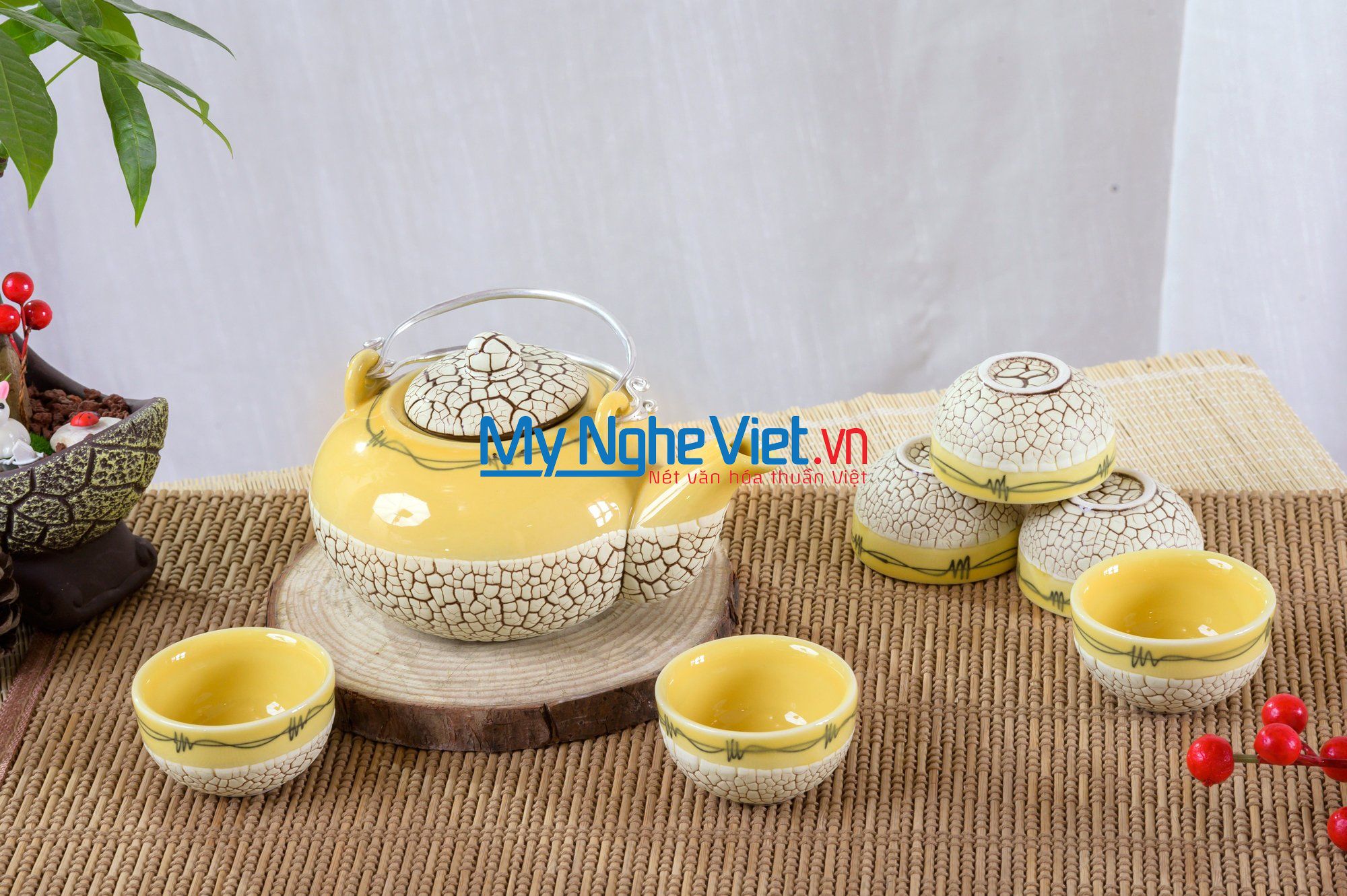 Bộ bình trà ( Ấm chén ) men rạn trứng vàng  MNV-BT203/1 (HÀNG ĐẶT)