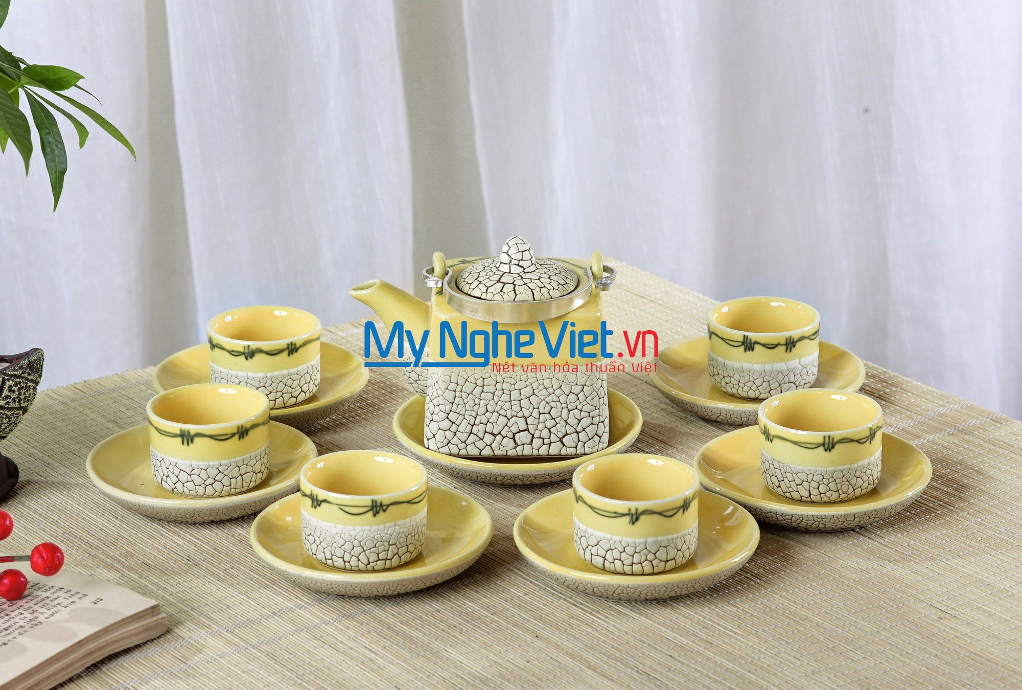 Bộ bình trà ( Ấm chén ) men rạn trứng dáng vuông đĩa tròn vàng MNV-BT204/1 (HÀNG ĐẶT)