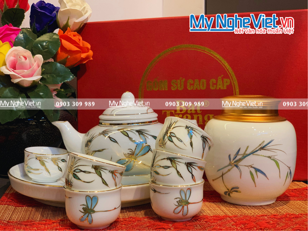 Combo bộ bình trà khay tròn men trắng vàng kim vẽ trúc chuồn + hũ trà 200g MNV-HBT1223/4