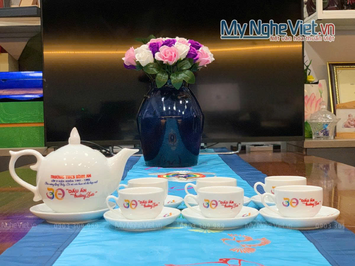 Bộ ấm chén - bình trà men trắng in logo Trường THCS Bình An
