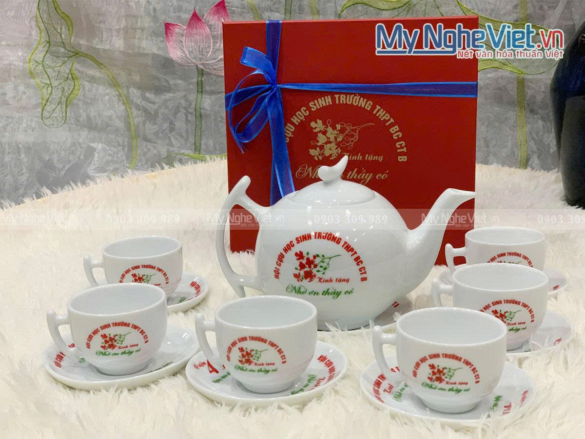 Bộ ấm chén - bình trà dáng bưởi cành in logo kỷ niệm 40 năm ngày Nhà Giáo Việt Nam