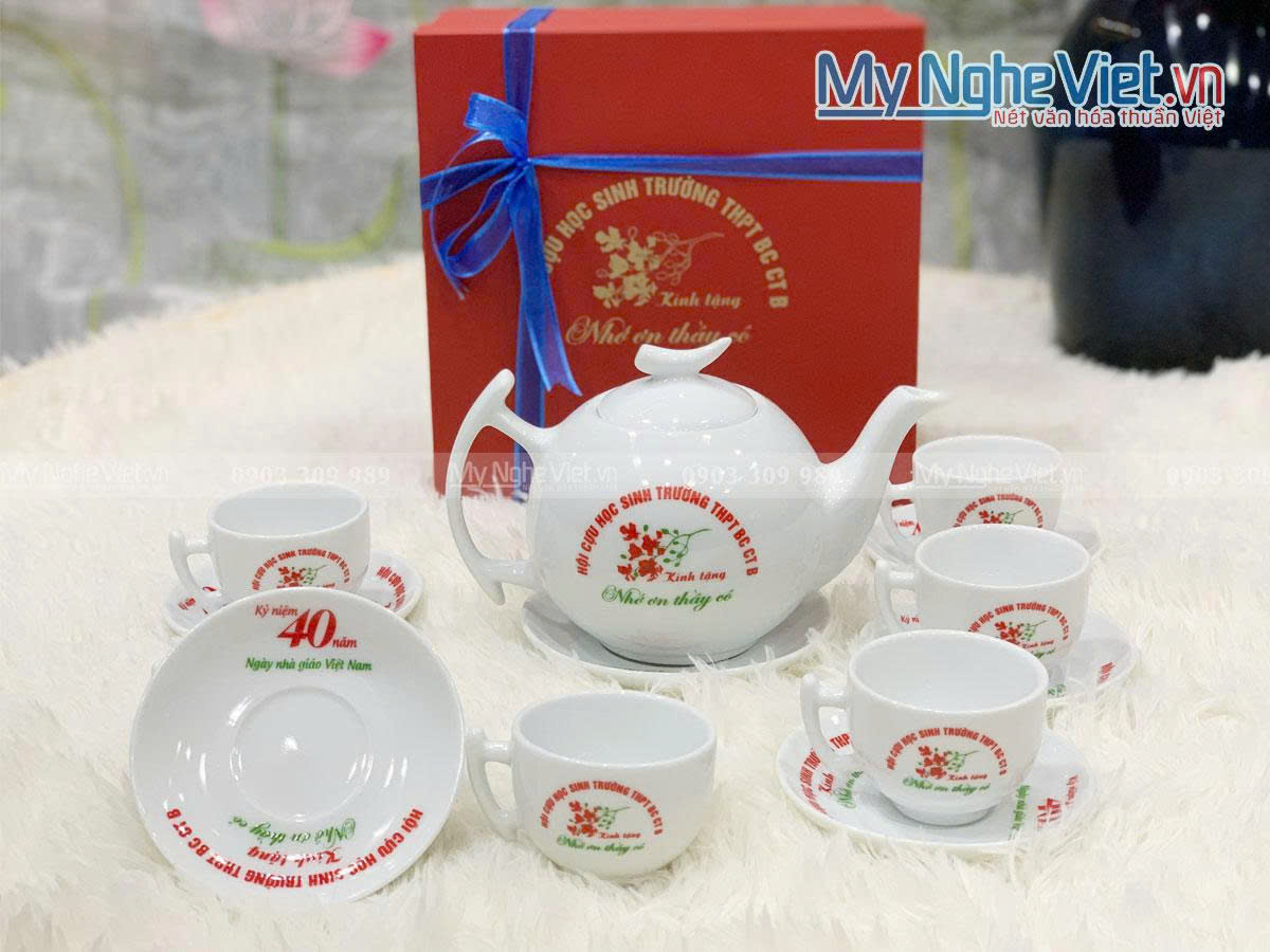 Bộ ấm chén - bình trà dáng bưởi cành in logo kỷ niệm 40 năm ngày Nhà Giáo Việt Nam